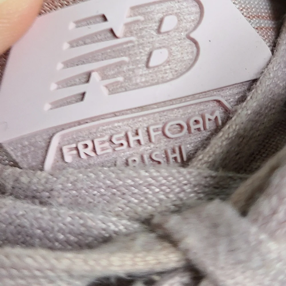 New Balance Fresh Foam Arishi Running Shoe Sneakers Pink 9.5 - Picture 7 of 9
